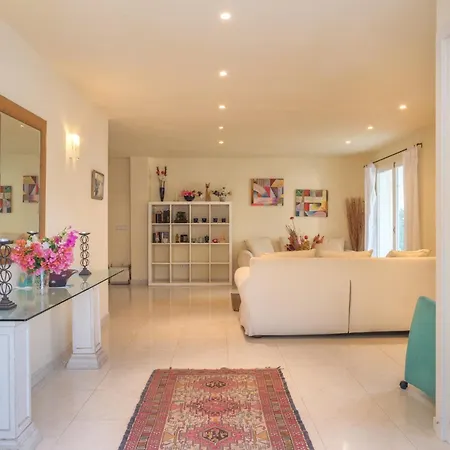 Villa At The *